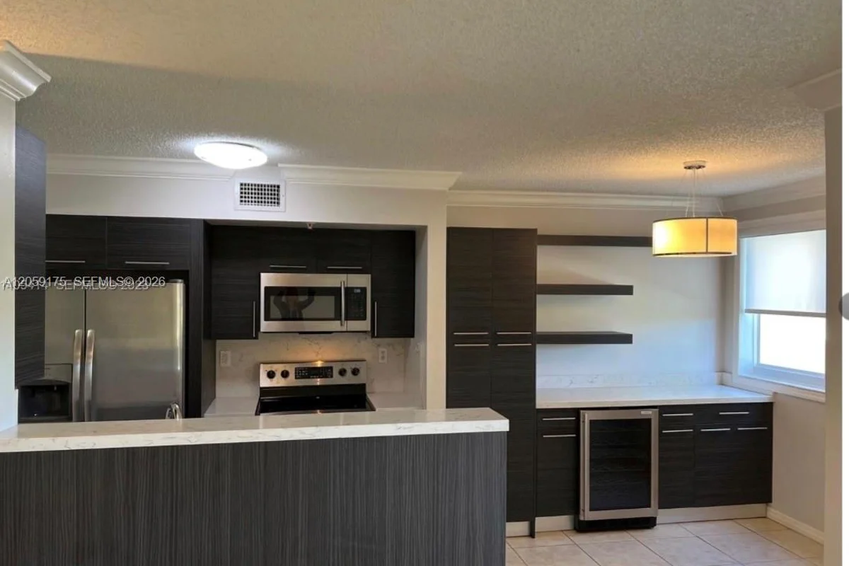 2600 S University Dr #114, Davie: photo 1 of 32
