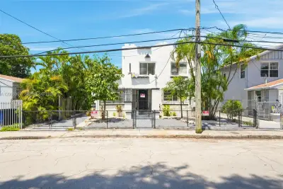128 NW 9th Ave #1, Miami: photo 1 of 21