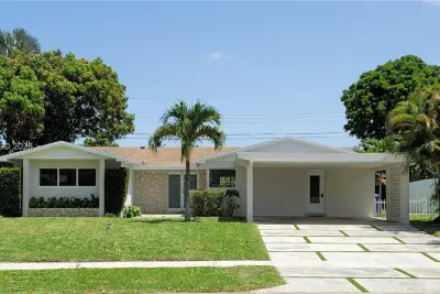 6640 SW 7 St, Pembroke Pines: photo 1 of 37