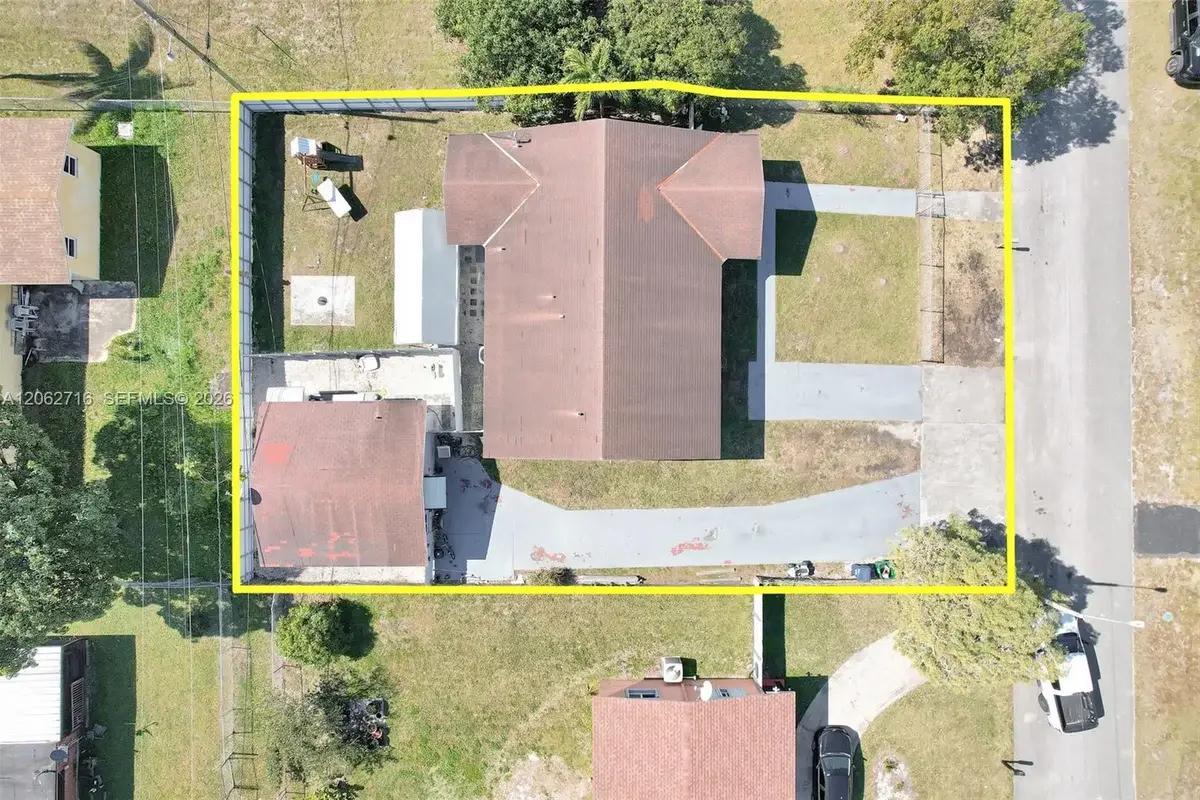 3280 NW 213th Ter, Miami Gardens: photo 1 of 27