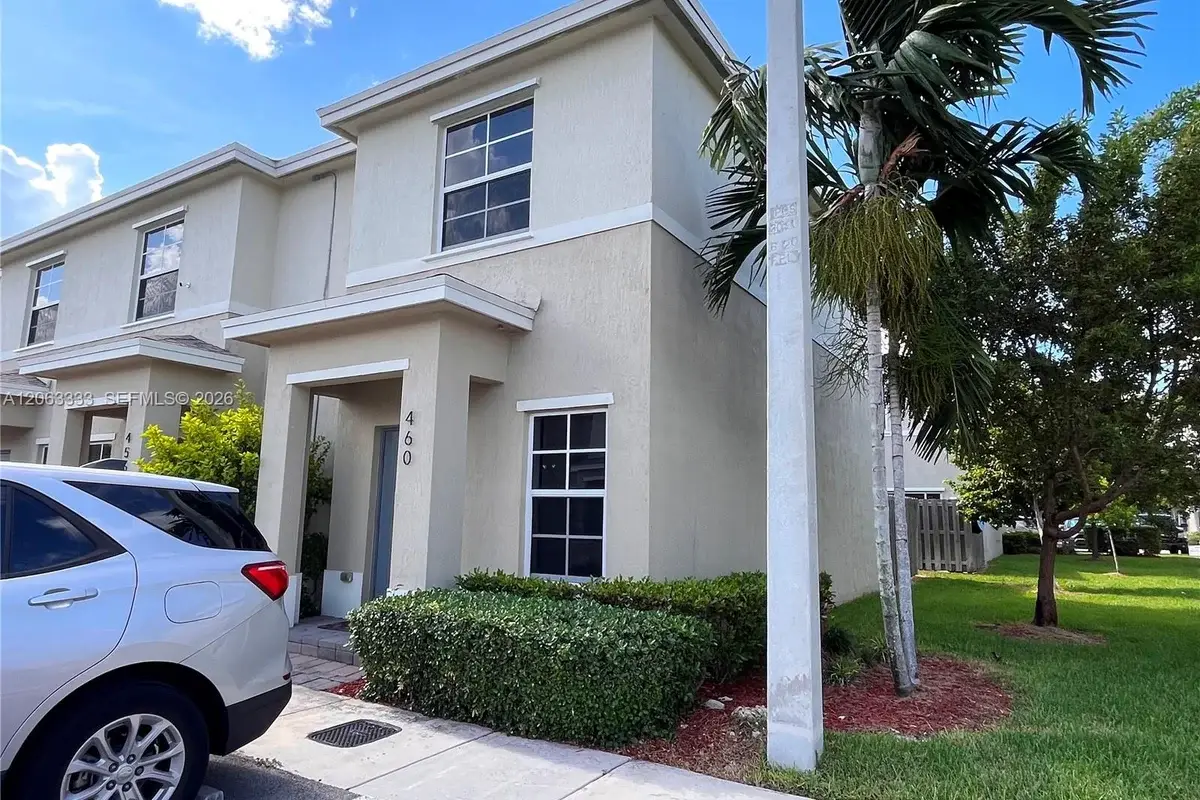 460 NE 4th Ln, Florida City: photo 1 of 14