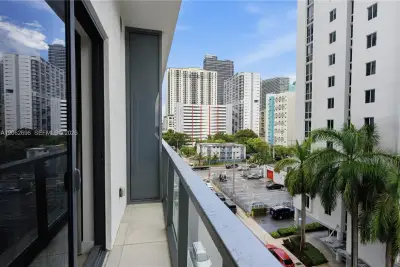 229 SW 9th St #405, Miami: photo 1 of 36