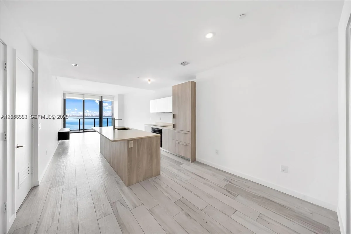 480 NE 31st St #2003, Miami: photo 1 of 21