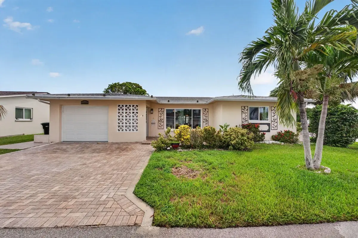 4716 NW 49th Pl, Tamarac: photo 1 of 34