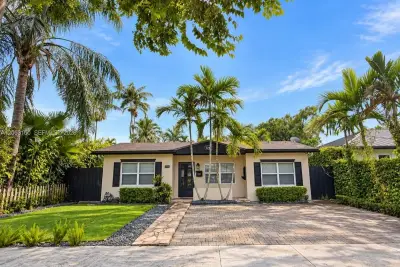 5744 SW 54th Ter, Miami: photo 1 of 20
