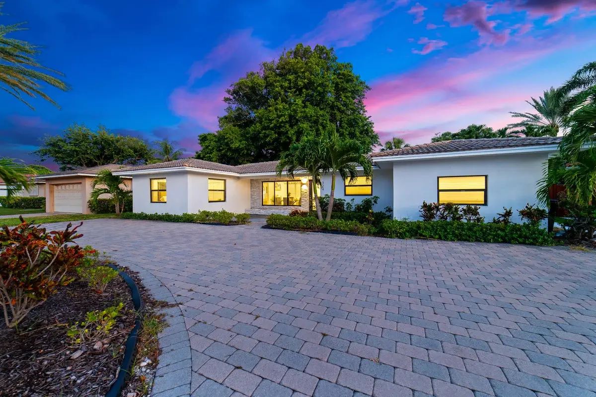 324 Bamboo Rd, Palm Beach Shores: photo 1 of 45