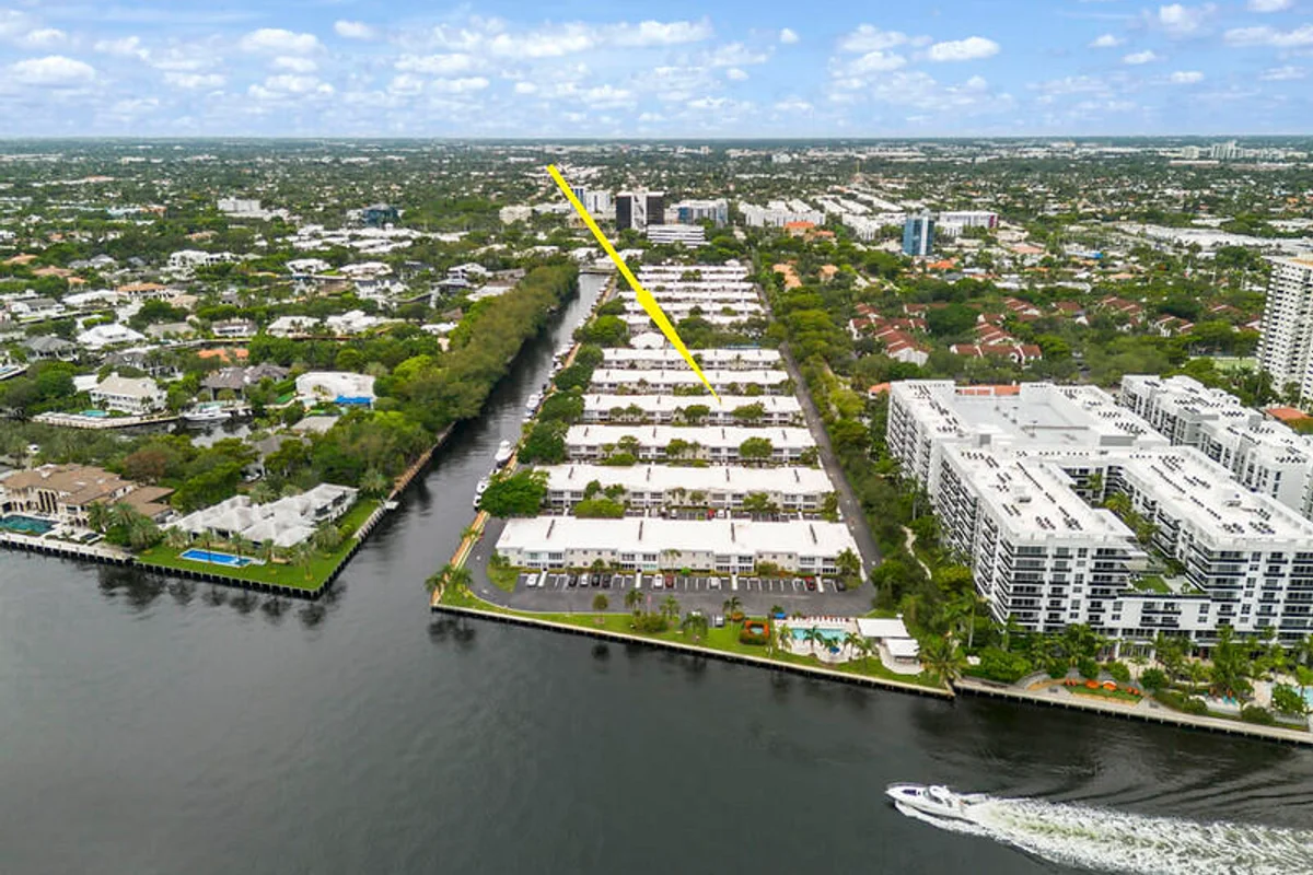 6471 Bay Club Dr #3, Fort Lauderdale: photo 1 of 35