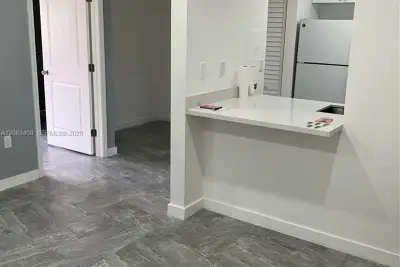 8305 SW 72nd Ave #109A, Miami: photo 1 of 12