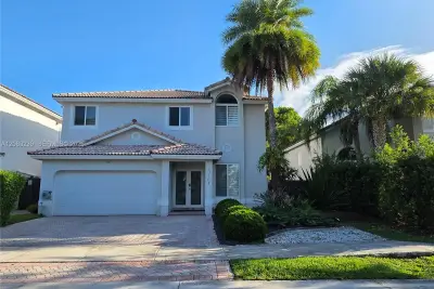10797 NW 73rd Ter, Doral: photo 1 of 18
