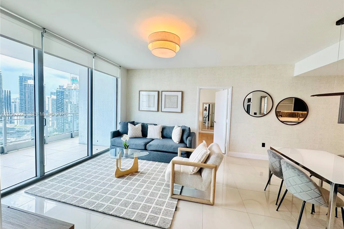 90 SW 3rd St #3902, Miami: photo 1 of 18