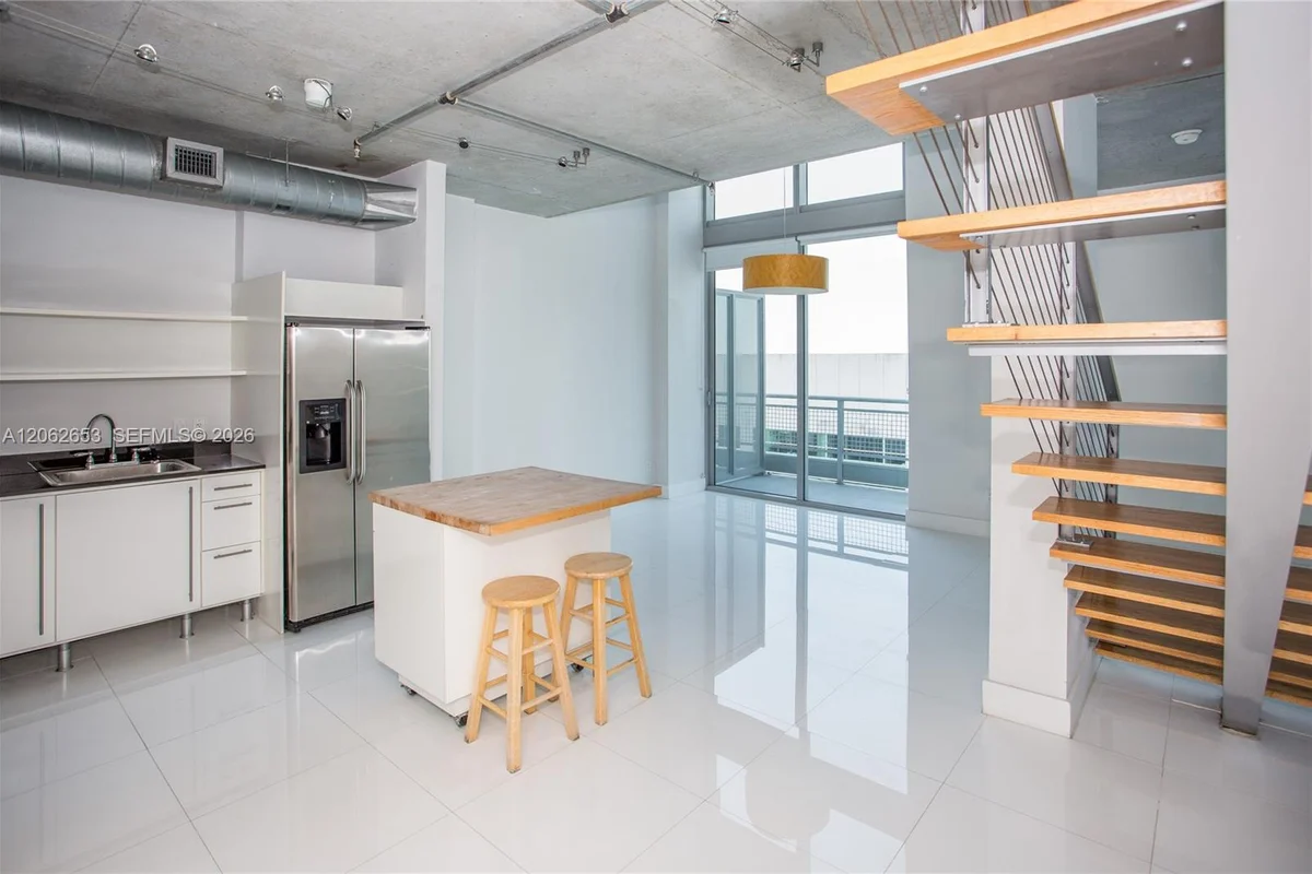 690 SW 1st Ct #PHI20, Miami: photo 1 of 21