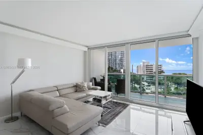 100 Bayview Dr #709, Sunny Isles Beach: photo 1 of 29
