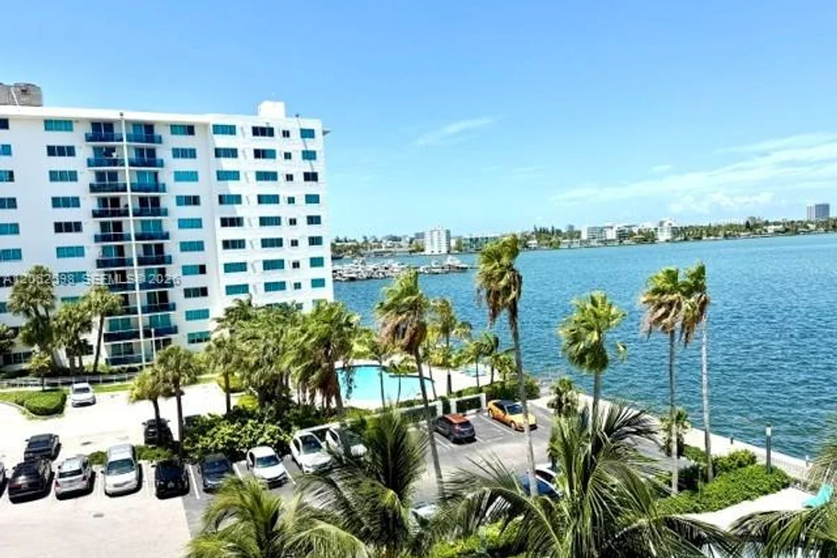 7501 E Treasure Dr #5H, North Bay Village: photo 1 of 20
