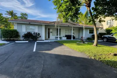 7761 NW 42nd Pl, Coral Springs: photo 1 of 55