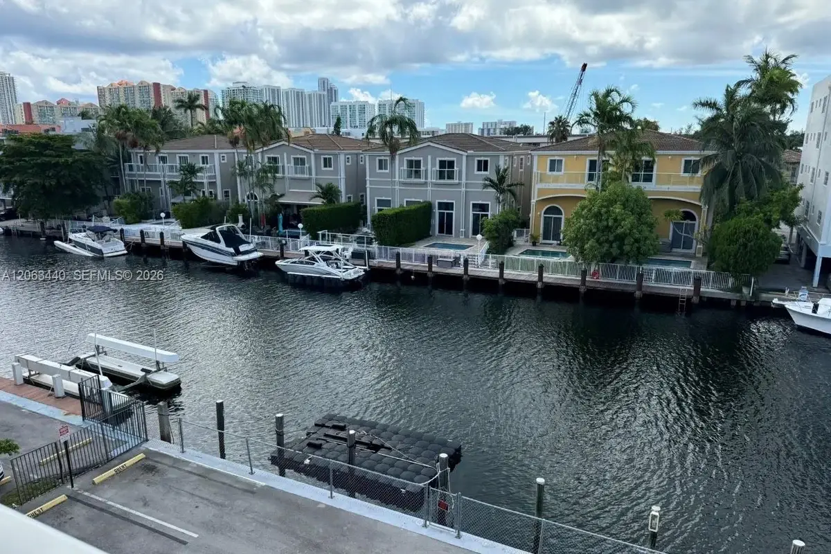 3868 NE 169th St #402, North Miami Beach: photo 1 of 10