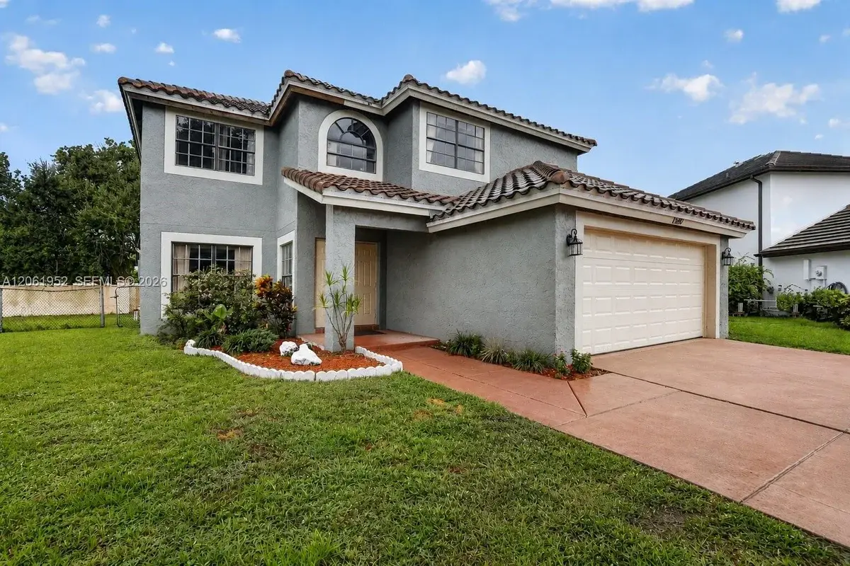 1580 SW 87th Ter, Pembroke Pines: photo 1 of 49