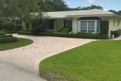 210 Palm Trl, Delray Beach: photo 1 of 5