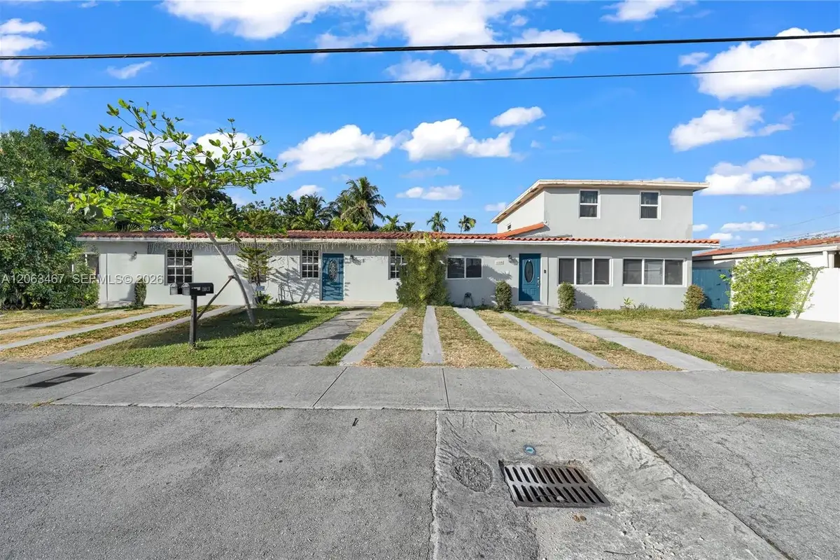 11021 SW 4th St, Sweetwater: photo 1 of 45