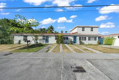 11021 SW 4th St, Sweetwater: photo 1 of 45