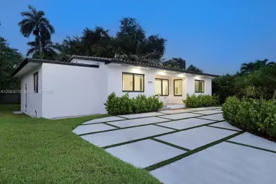8635 N Miami Ave, El Portal: photo 1 of 48