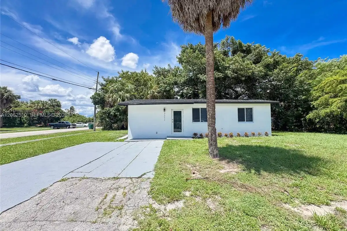 3311 NW 9th St, Lauderhill: photo 1 of 18