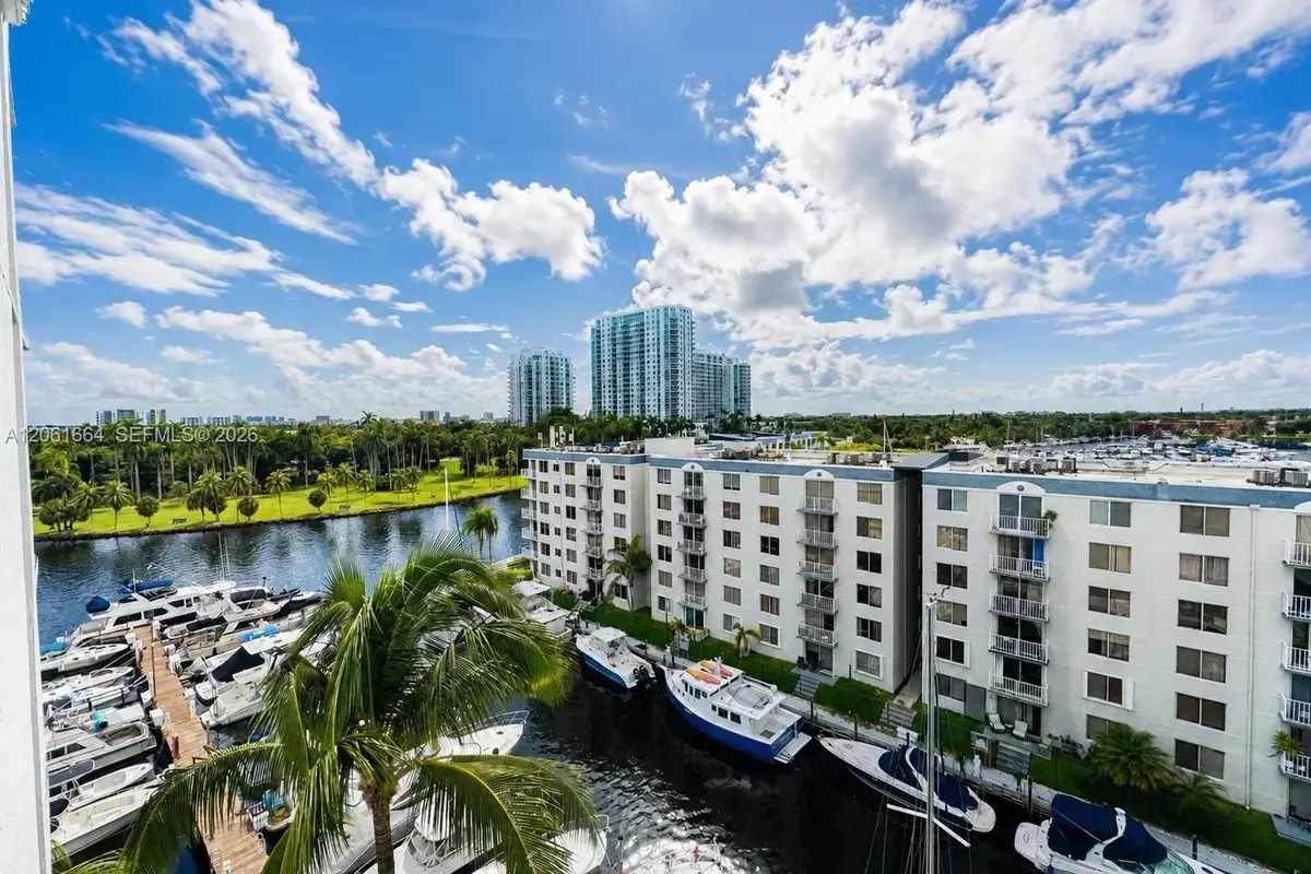 1700 N River Dr #805, Miami: photo 1 of 34