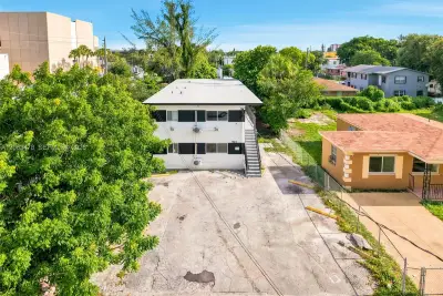 925 NW 69th St #2, Miami: photo 1 of 25