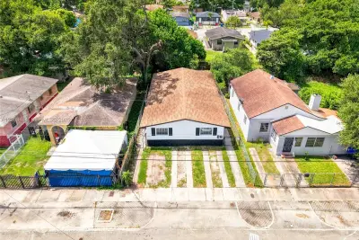 Townhouse in Miami: photo 1 of 33