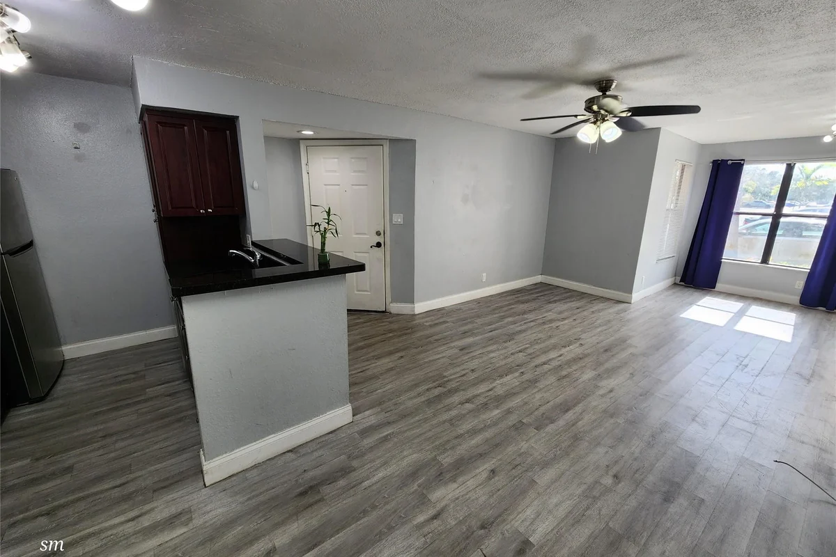 2736 S University Dr #1101, Davie: photo 1 of 26