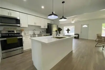 1120 SW 15th Ter, Fort Lauderdale: photo 1 of 26