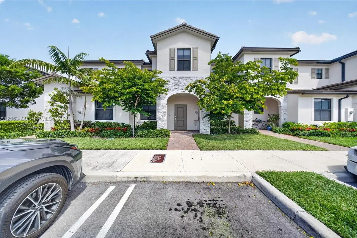 23450 SW 127th Pl, Homestead: photo 1 of 43