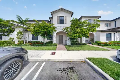 23450 SW 127th Pl, Homestead: photo 1 of 43
