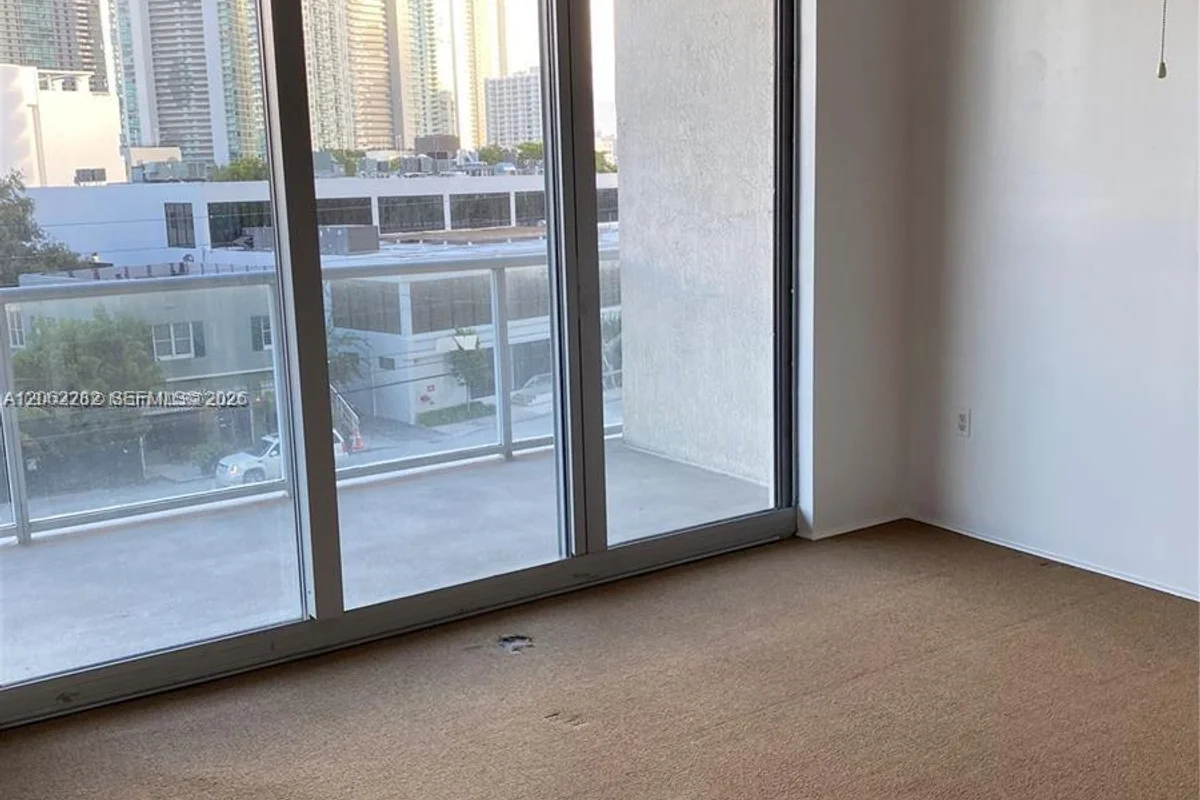3470 E Coast Ave #H0404, Miami: photo 1 of 6