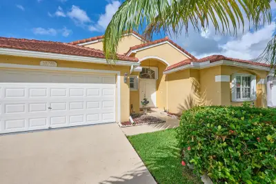 18798 Caspian Cir, Boca Raton: photo 1 of 40