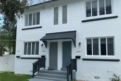 2352 SW 26th Ln, Miami: photo 1 of 9