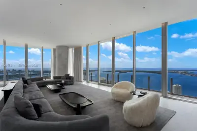 300 Biscayne Boulevard Way #PH5801C, Miami: photo 1 of 23