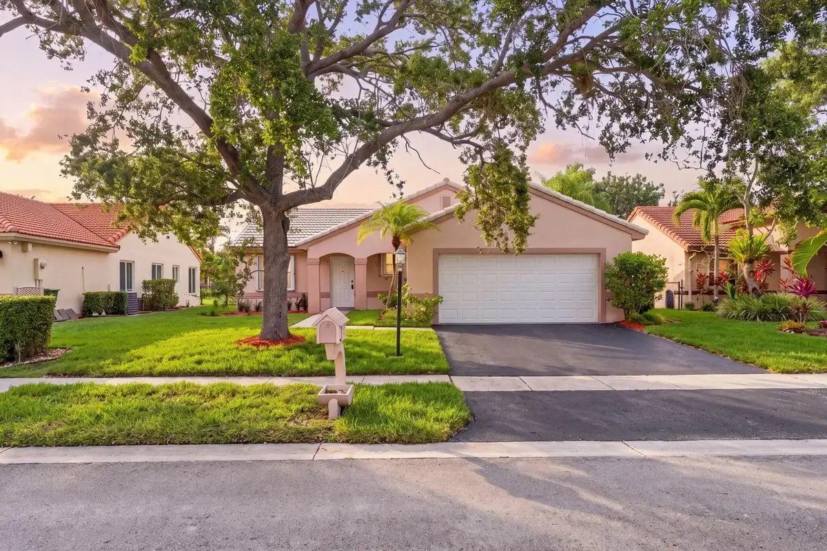 18871 NW 2nd St, Pembroke Pines: photo 1 of 30
