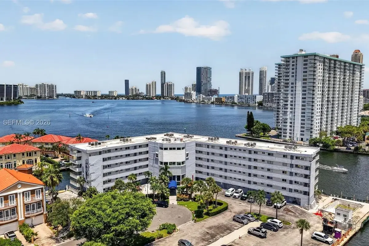 4000 NE 170th St #606, North Miami Beach: photo 1 of 41