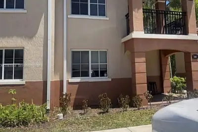 3500 Briar Bay Blvd #106, West Palm Beach: photo 1 of 9