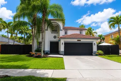 9002 SW 212th Ter, Cutler Bay: photo 1 of 13
