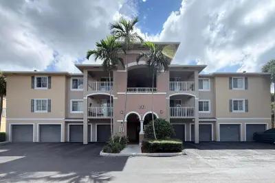 6378 Emerald Dunes Dr #301, West Palm Beach: photo 1 of 50