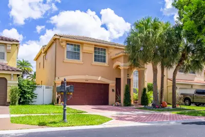 1534 Running Oak Ln, Royal Palm Beach: photo 1 of 75