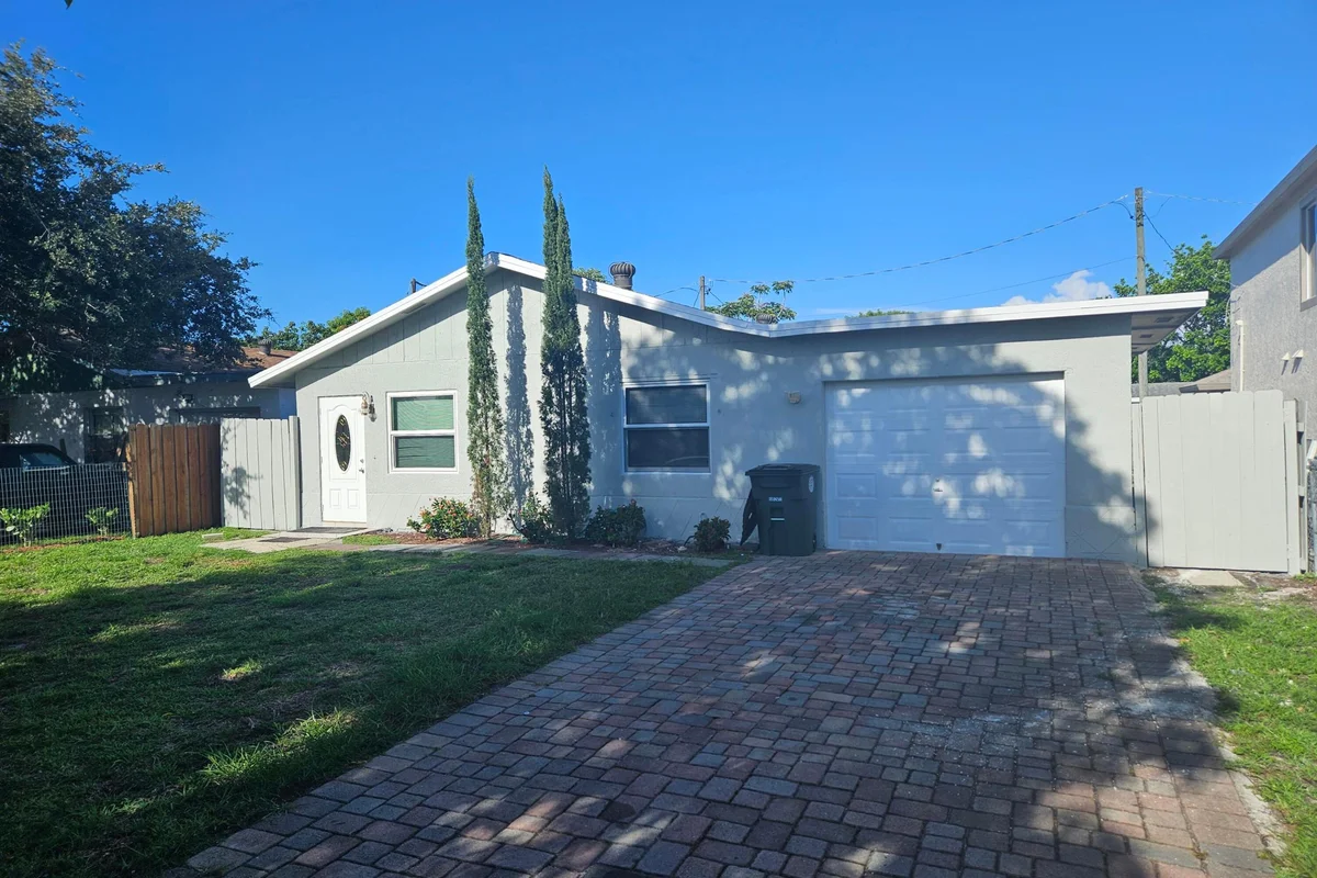 6420 N Dixie Hwy, Boca Raton: photo 1 of 34