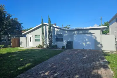 6420 N Dixie Hwy, Boca Raton: photo 1 of 34