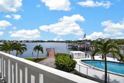 231 E Lantana Rd #204, Lantana: photo 1 of 31
