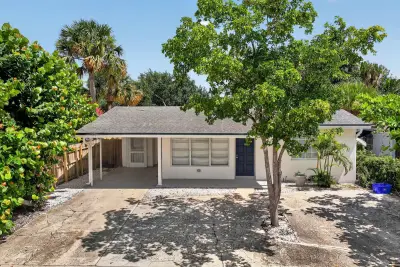 111 Euclid Blvd, Lantana: photo 1 of 34
