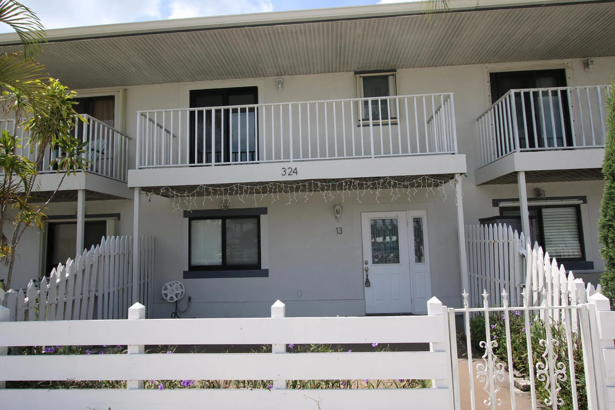 324 W Pine St #13, Lantana: photo 1 of 9