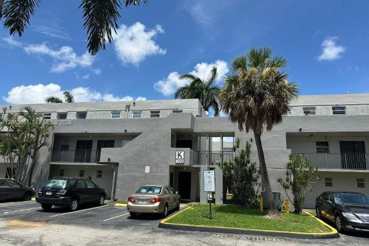 220 NW 87th Ave #K108, Miami: photo 1 of 23