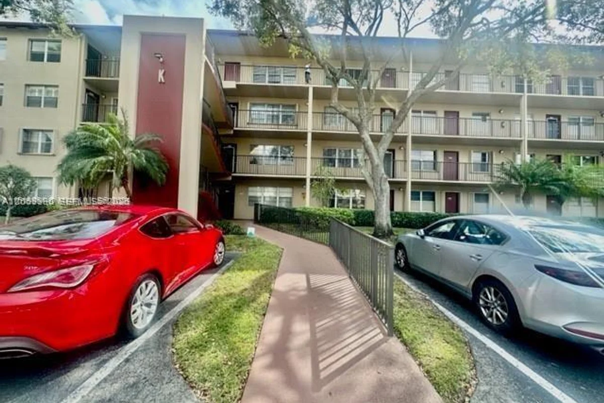 801 SW 133rd Ter #105K, Pembroke Pines: photo 1 of 35
