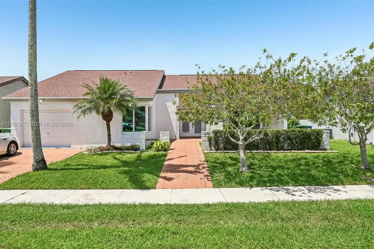 16791 Royal Poinciana Dr, Weston: photo 1 of 48